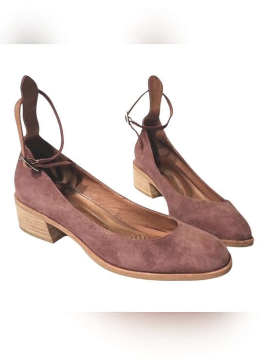 Free People Jeffrey Campbell Shoes - Like New! Free People Jeffrey Campbell Suede Boulevard Heels Dusty Rose Size 7.5